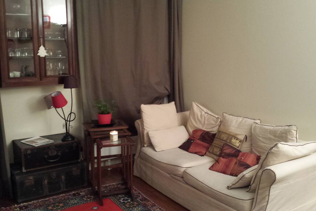 Night view - Nice and comfortable living-room