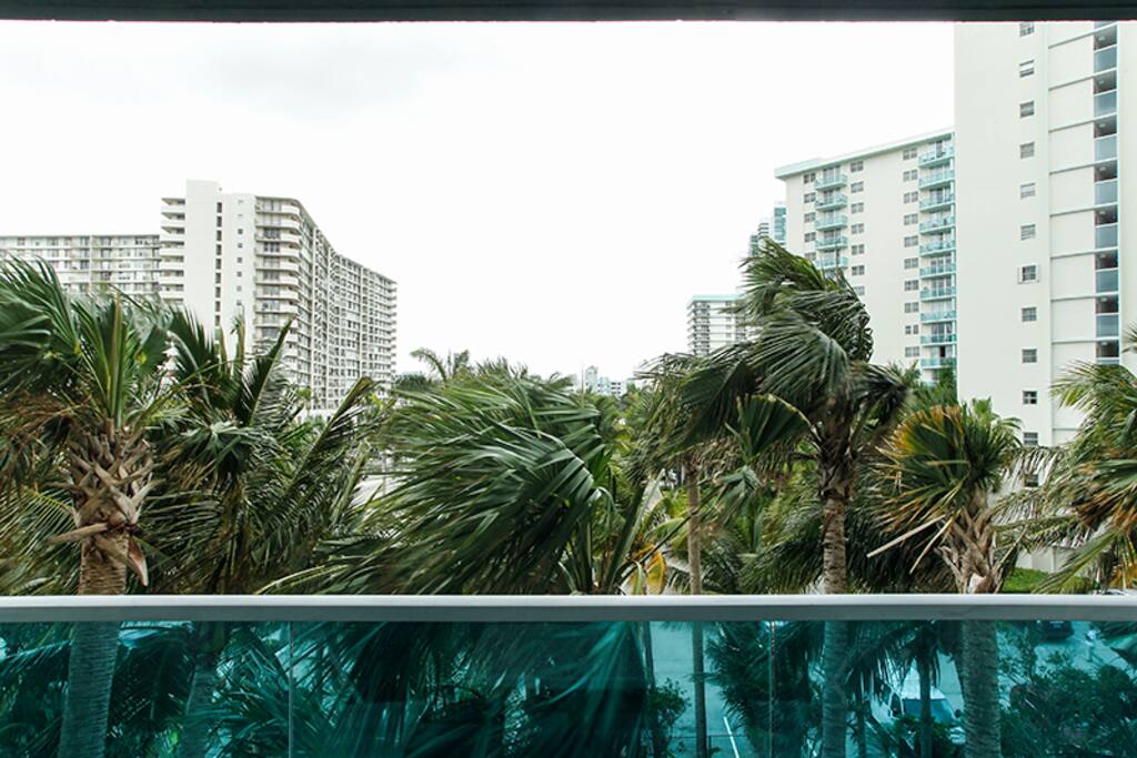 Views from balcony/Vistas desde el Balcon