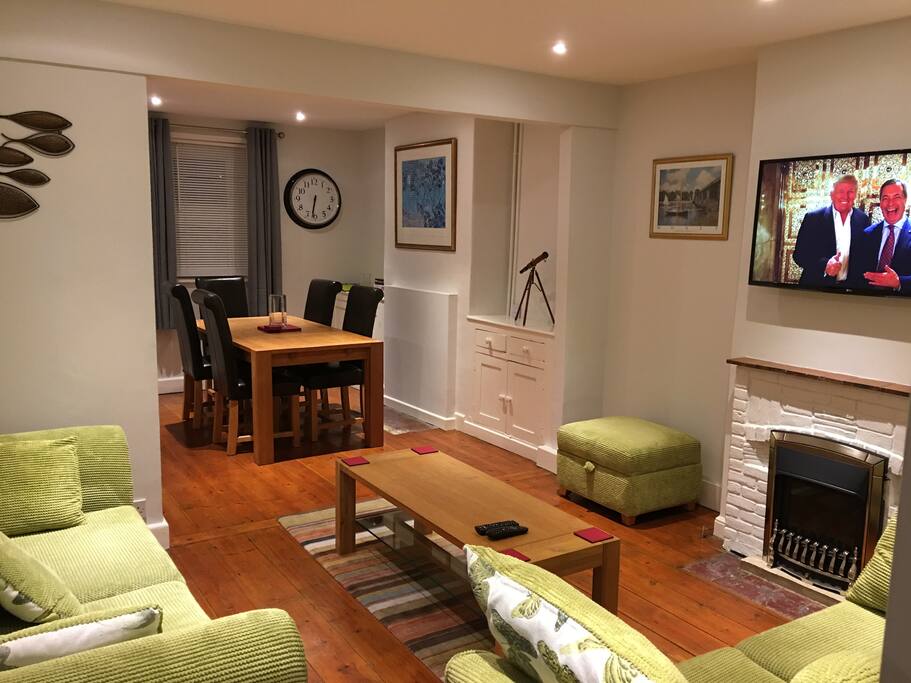 Lounge dining room