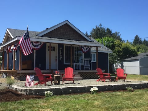 Lewis & Clark Bungalow, by lake and ocean
