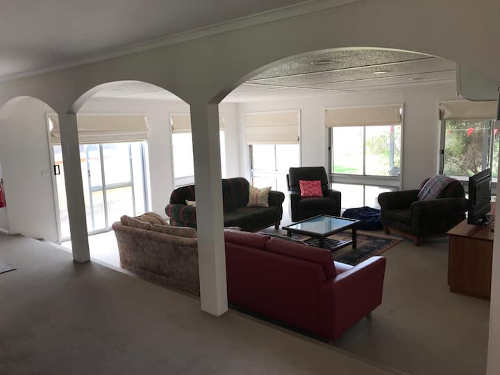 Top 10 Airbnb Vacation Rentals In Tocumwal, Australia Updated 2024