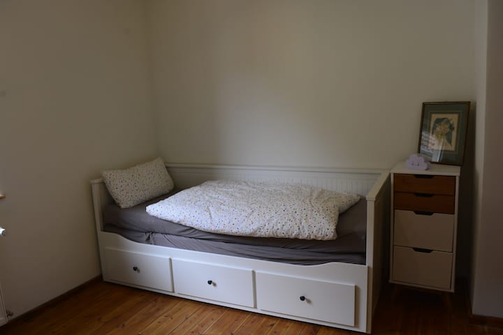 Chumba cha kulala 2 na kitanda cha kuvuta