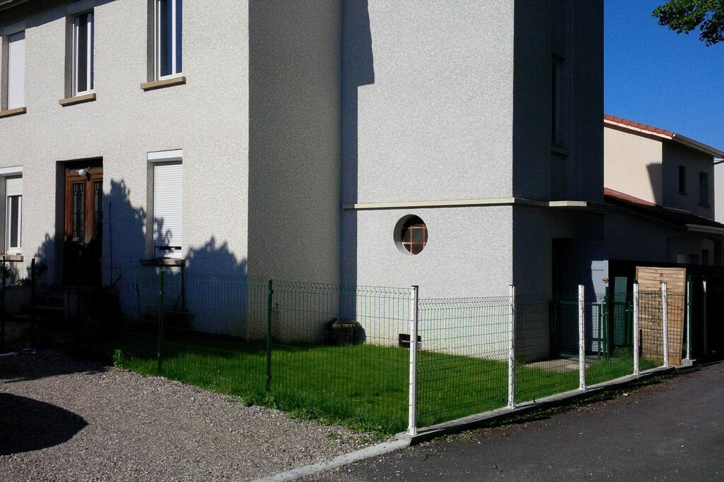 Place parking privée ainsi que jardin privatif
