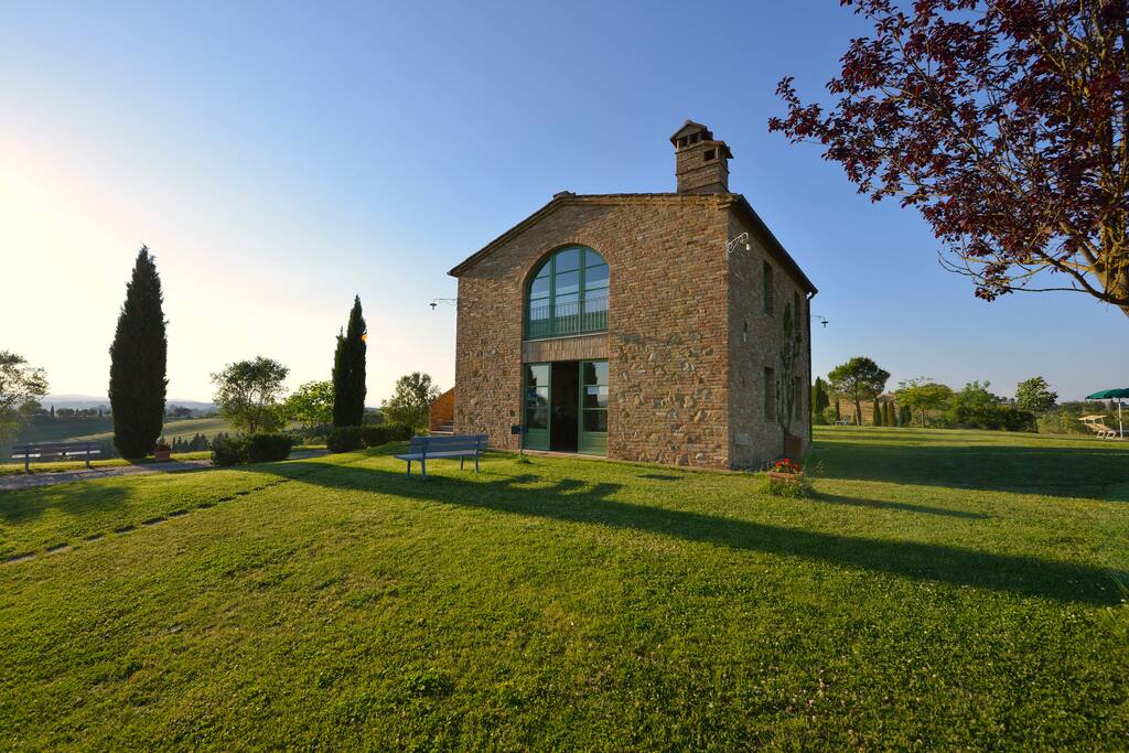 podere-salicotto suite impressive-views