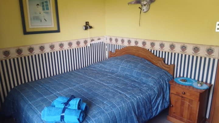 غرفة مزدوجة، مع حمام خاص وبياضات وبياضات ومناشف