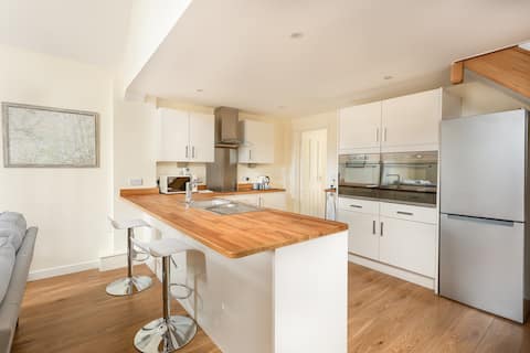 Self contained Annex In Rural Whiteparish Sleeps 6