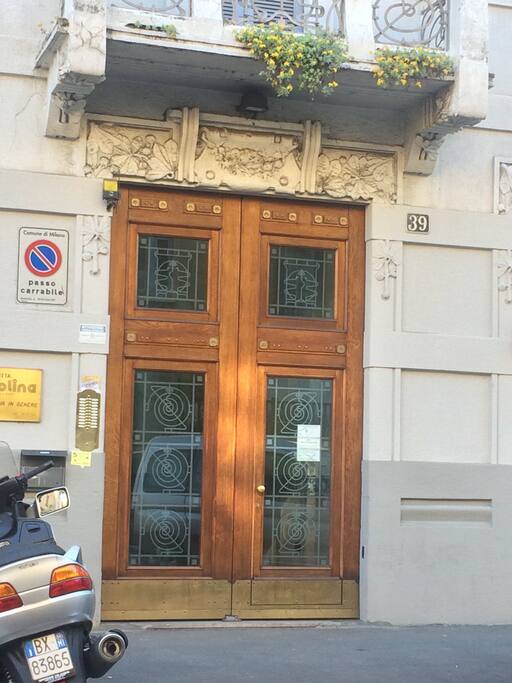 Portone ingresso Via Stendhal 39