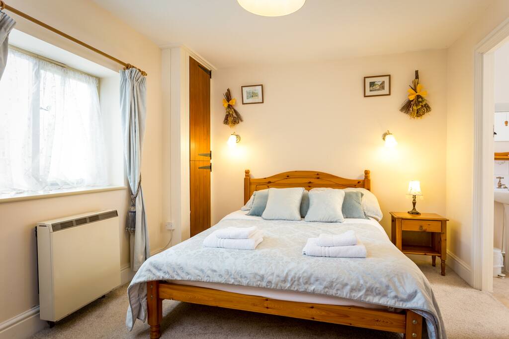 King ensuite