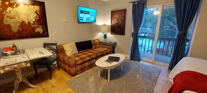Dunlop House #3 Pet Friendly Suite, Adult Only - Creston