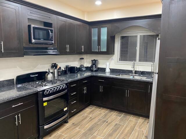 Upscale Comfort & Work-Friendly gallery image 4