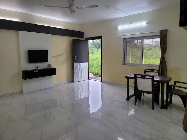 5 Bhk Huge Estate, Pool On 1st Floor, Alibaug - Pen