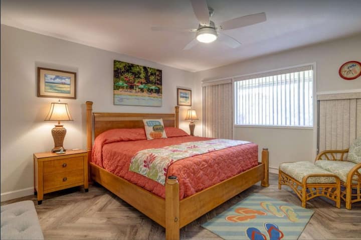 全新，很舒服的加州加大双人床