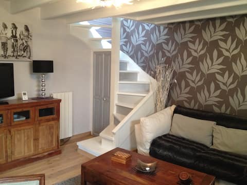 Popular Airbnb listing: Small house with an indoor patio in Vannes