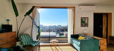 Chic Rooftop Haven: Korean Charms, City Views