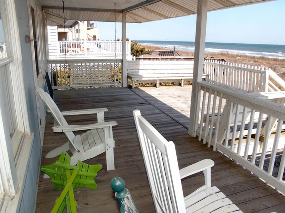 Deck,Porch,Railing,Bench,Balcony