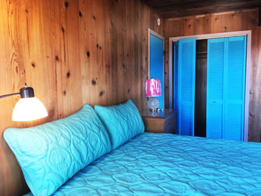 KING BED. CLOSETS,