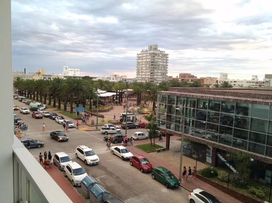 Vista a Gorlero y la Plaza de los Artesanos