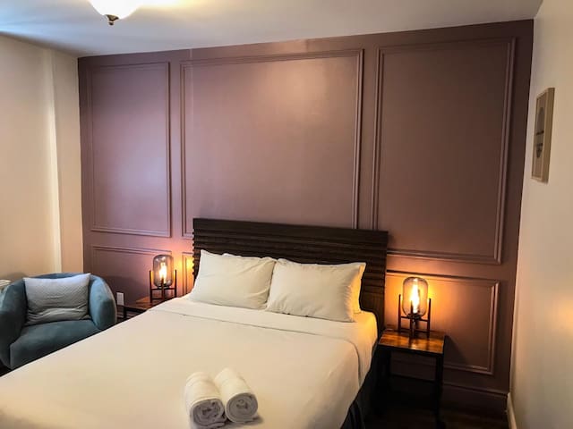 Central Suite- No cleaning fee + Free Breakfast
