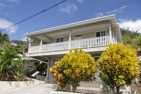 Beautiful Wayfair Home with Ocean view