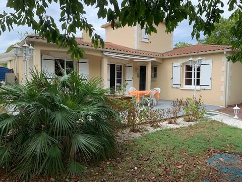 Mansle - House - 10 people - 5 rooms - Pool