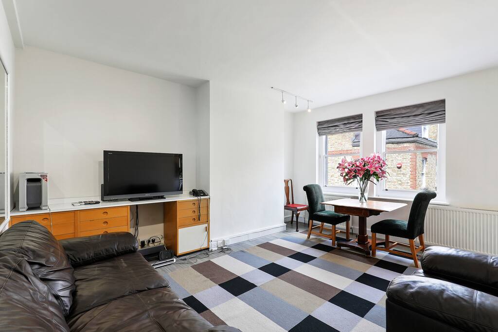 Bright, modern and spacious living room