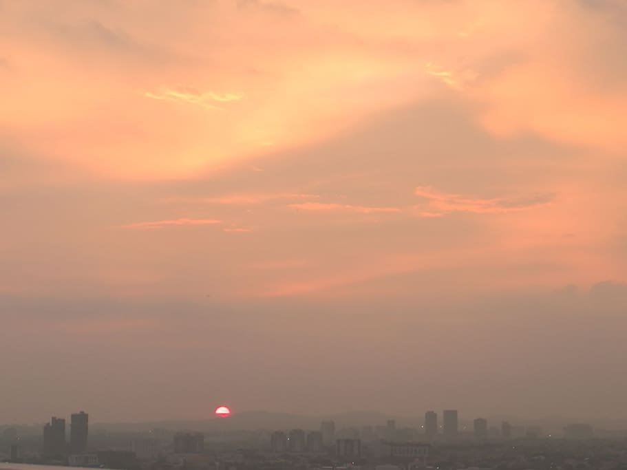 Sunset at 7am from the sky garden at level 38