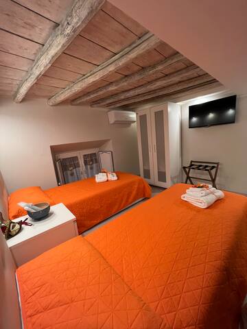 Rome historic center 800 meters from Trevi Fontain gallery image 4