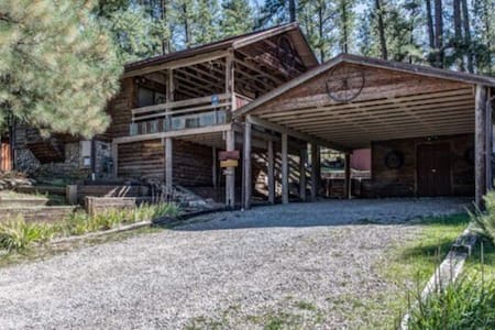 3 Bears Cabin/prime location/WiFi/Central Heat/Air