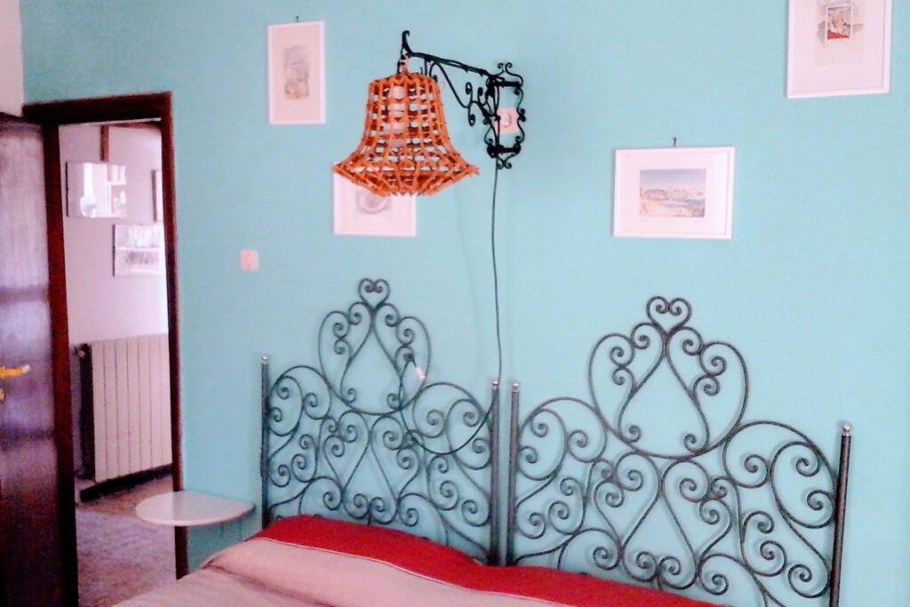 camera da letto luminosa