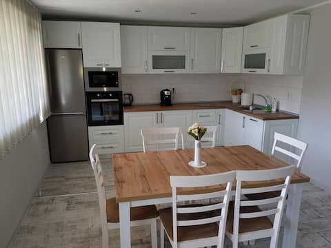 United Apartments - 3 bedrooms, 6 guests
