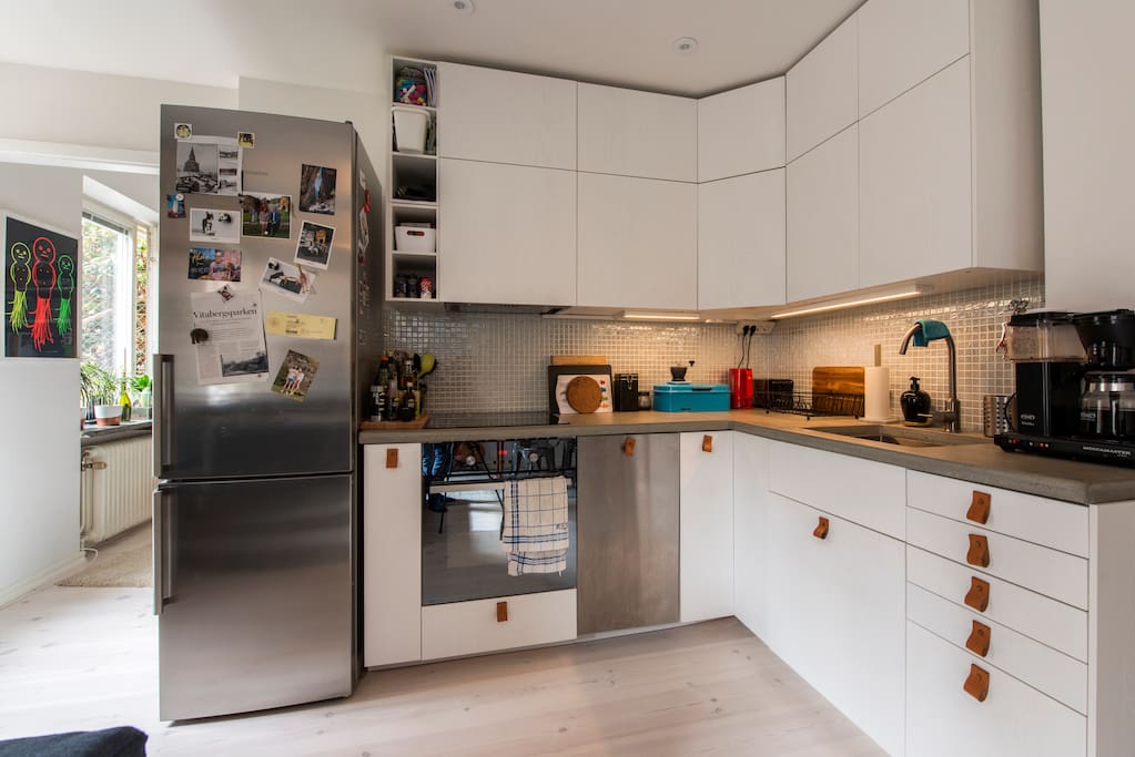 Kitchen, with dishwasher and everything you need.