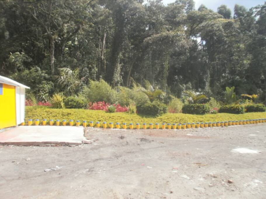 Parqueadero Exterior, circuito cerrado de vigilancia.