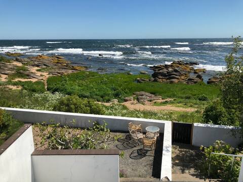 Cozy fisherman's house directly to the sea