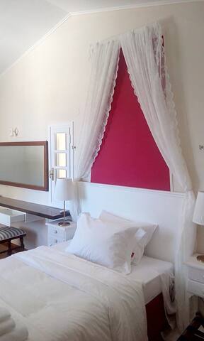 7 bedroom villa outside Heraklion gallery image 2