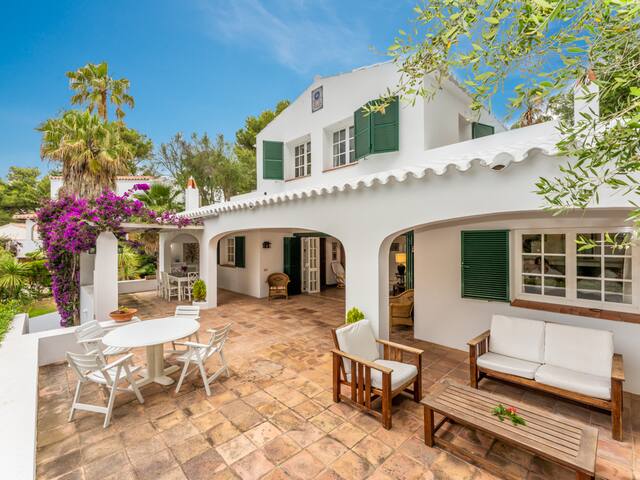 Large villa with sea views in Santo Tomás, Menorca gallery image 2