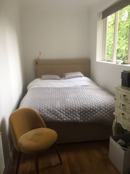 Bedroom with standard king size bed