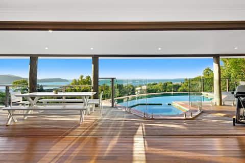 Up & Up Whitsundays - stunning hilltop residence