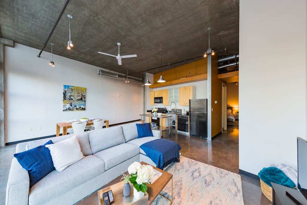 "Excellent location. Upscale grocery across the street. Walking distance to bars, restaurants, and retail. Short Uber anywhere you need (less than seven dollars)"
Permit# 2017006348