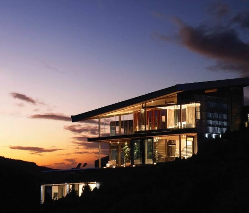 Unparalleled views of the rugged Knysna coastline