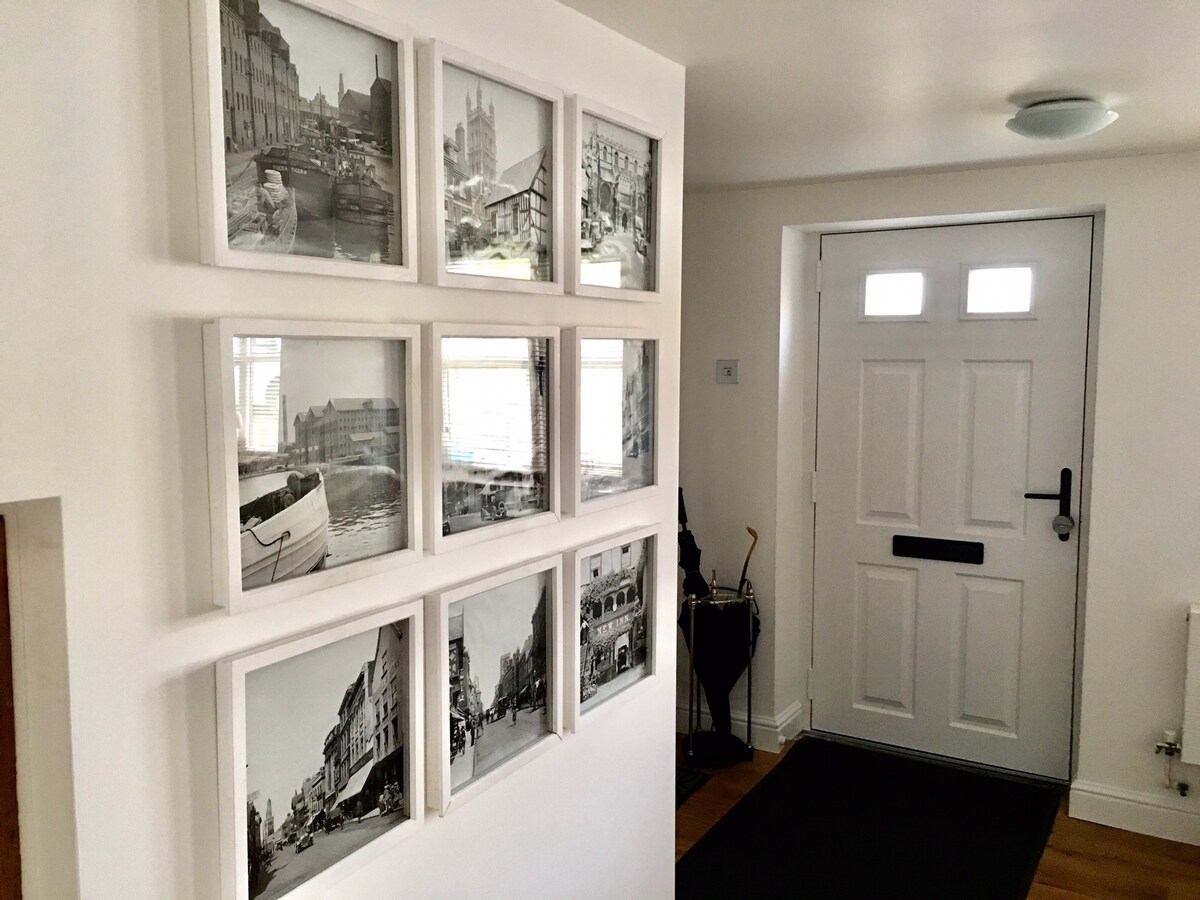 Top Airbnb: No.1 Albion Cottages Gloucester Docks in Quedgeley