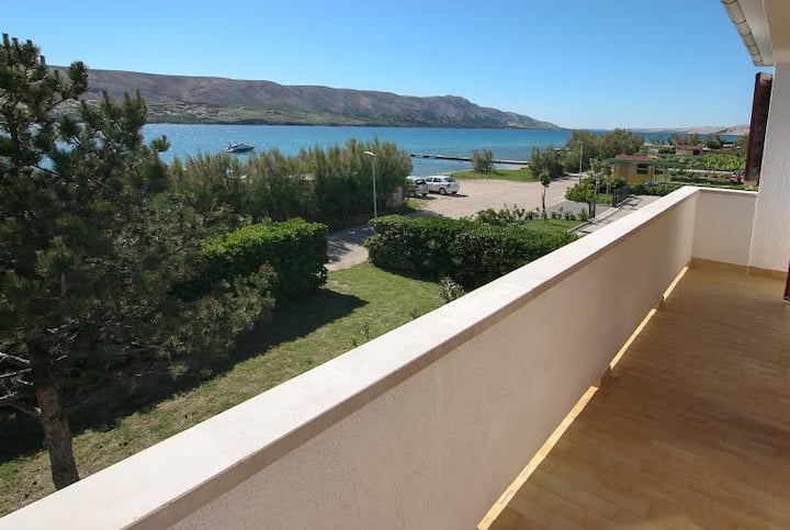 Apartment 30 Meters From The Beach - Pag, Kroatien