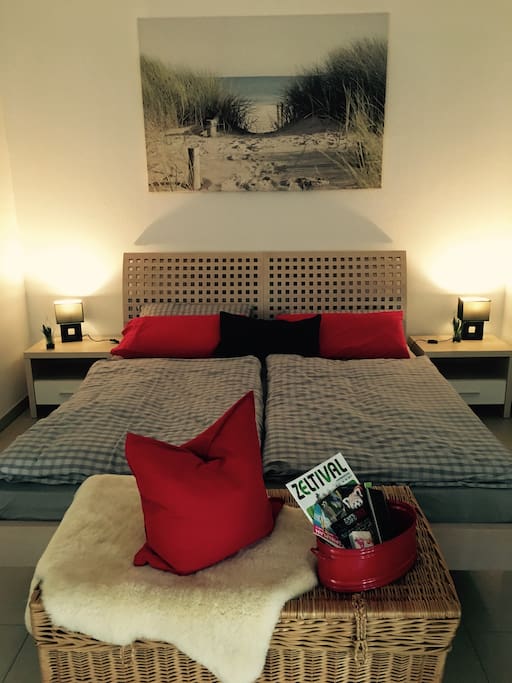 Schlafbereich mit Doppelbett