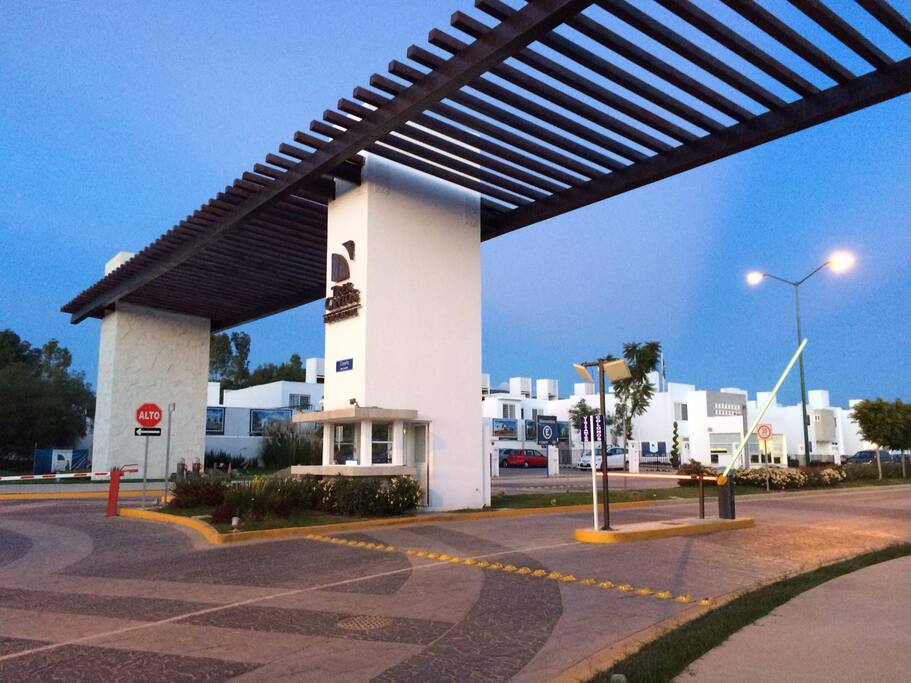 Tres Cantos entrance