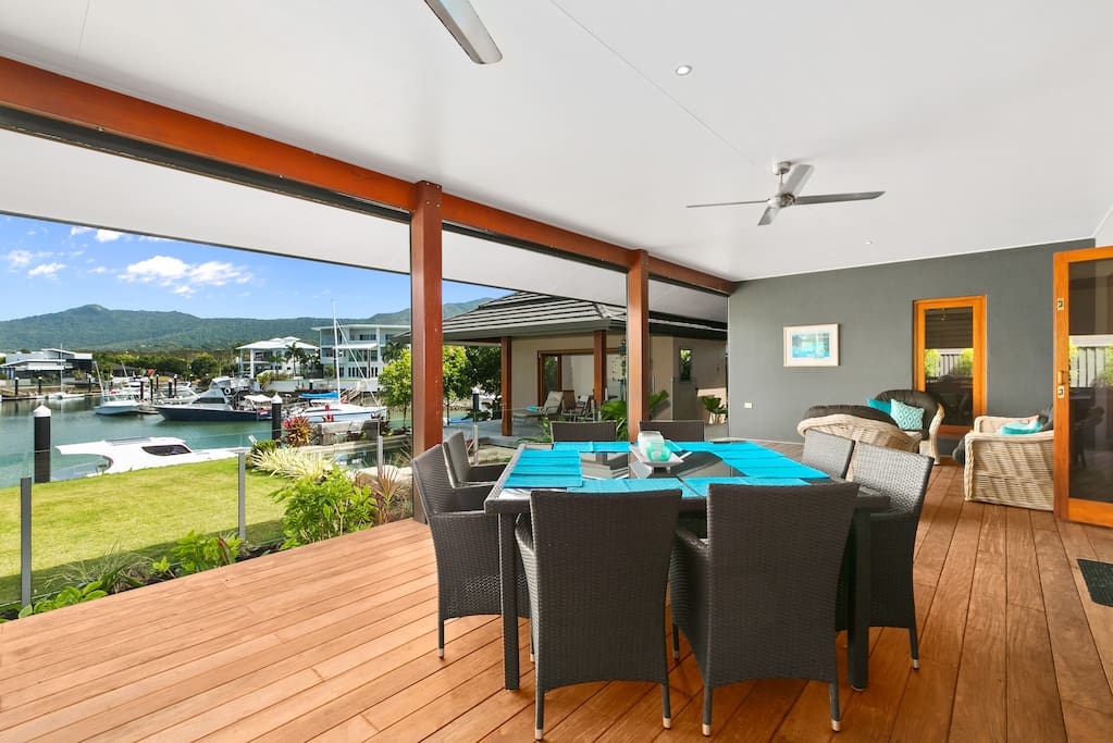 Would you like to stay in your own Tropical Resort? Look no further!