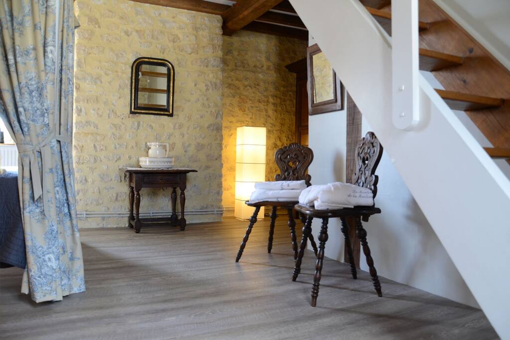Chambre double lit baldaquin 1er étage