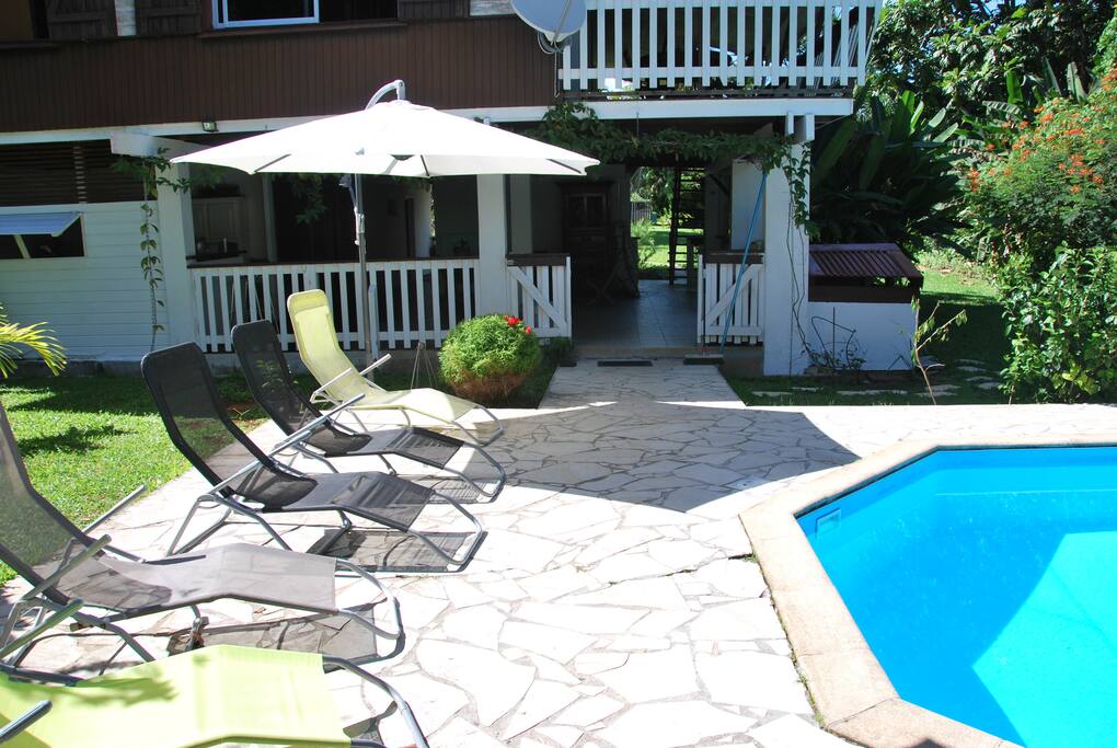 La Terrasse et la piscine