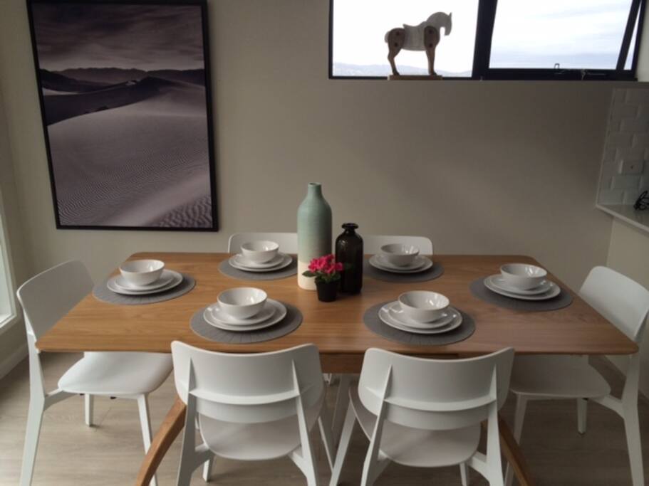 Dining for 6