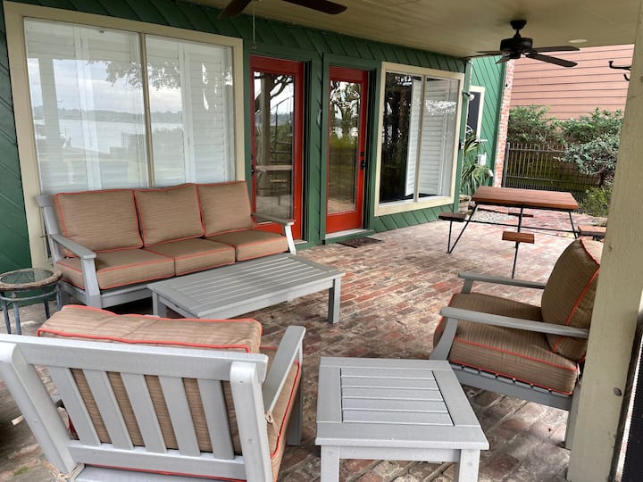 Lake Front Private Guest Quarters with Kitchenette