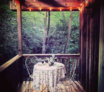 Tiny Cabin Glamping on the Creek