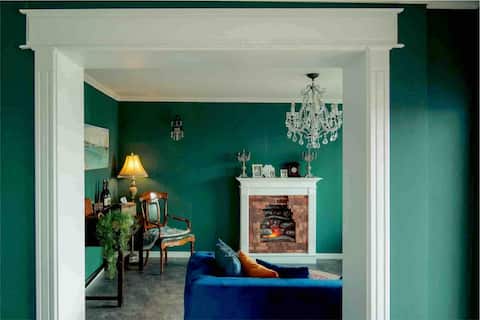 Emotional home with a view that feels like you're in Europe - Le Marcel